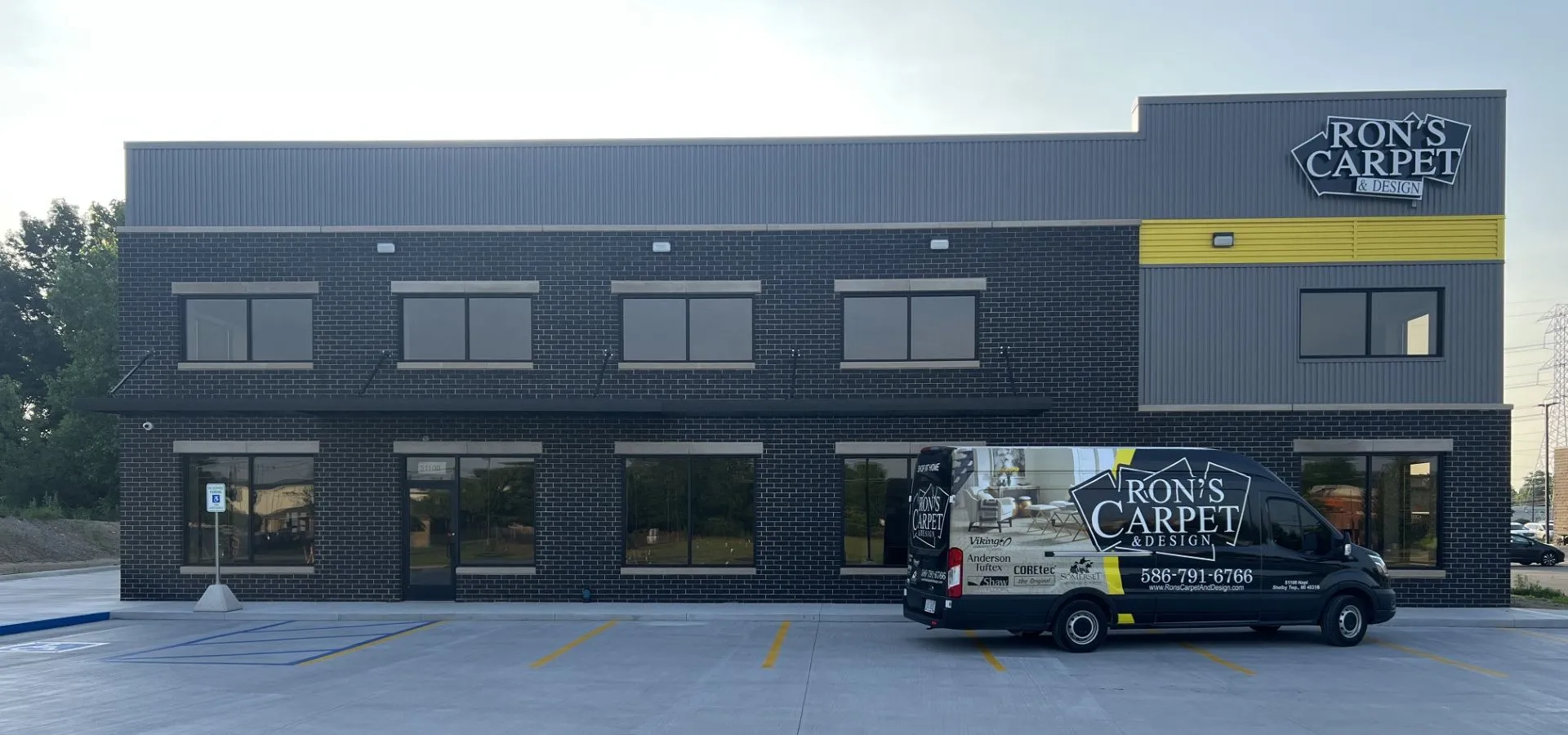 Store front | Ron's Carpet & Design